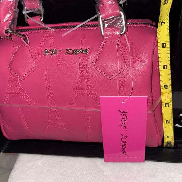 Betsey Johnson Eiffel Tower 3 PC Set Crossbody Strap Keychain Charm XOCLAY-E NWT - Picture 9 of 11